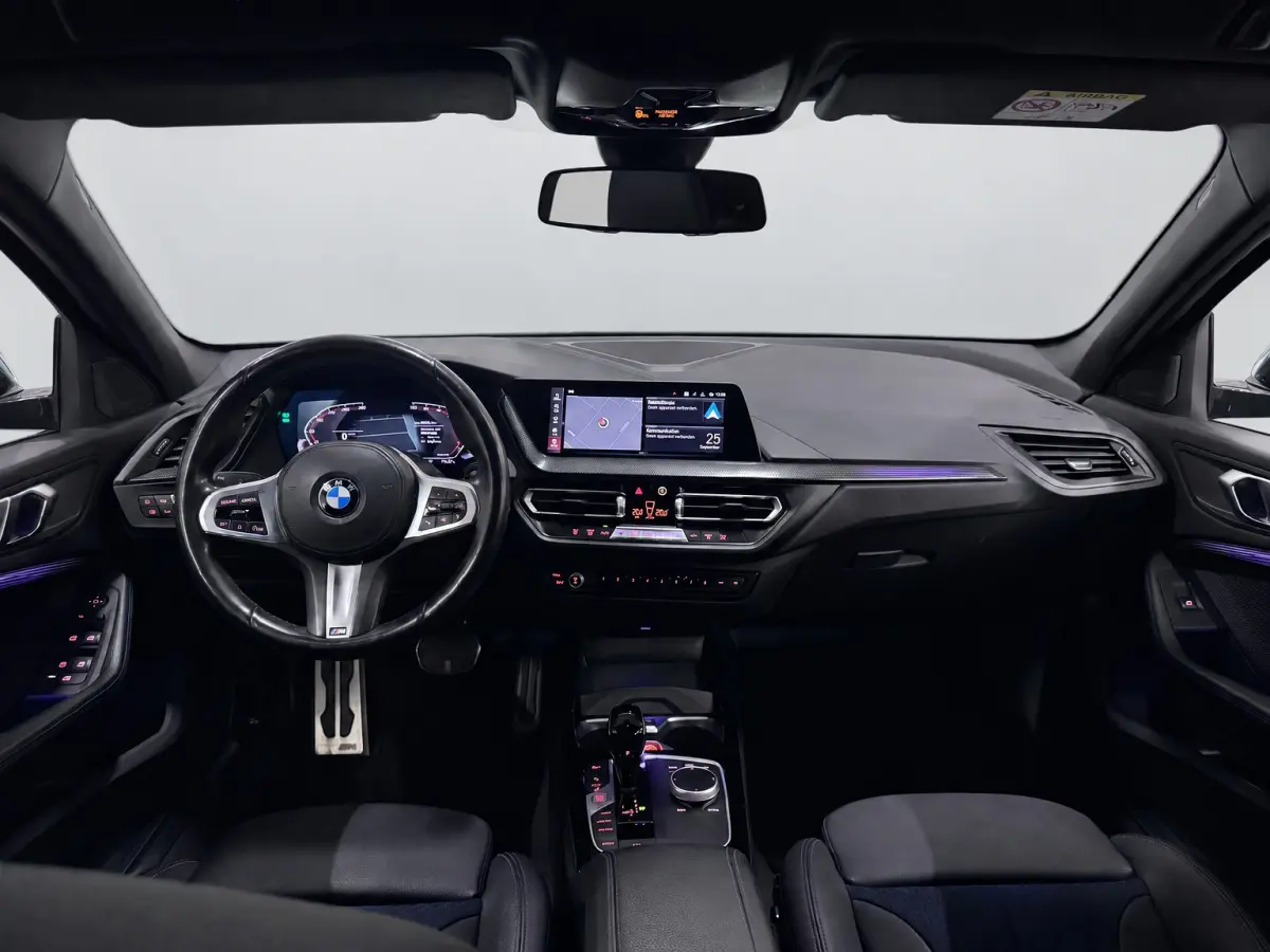 118i Executive - M sport - Trekhaak - Keyless - Leder