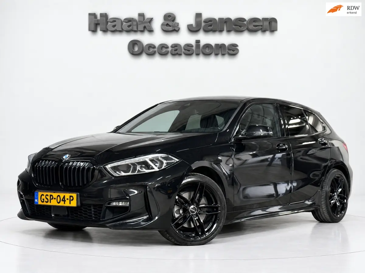 118i Executive - M sport - Trekhaak - Keyless - Leder