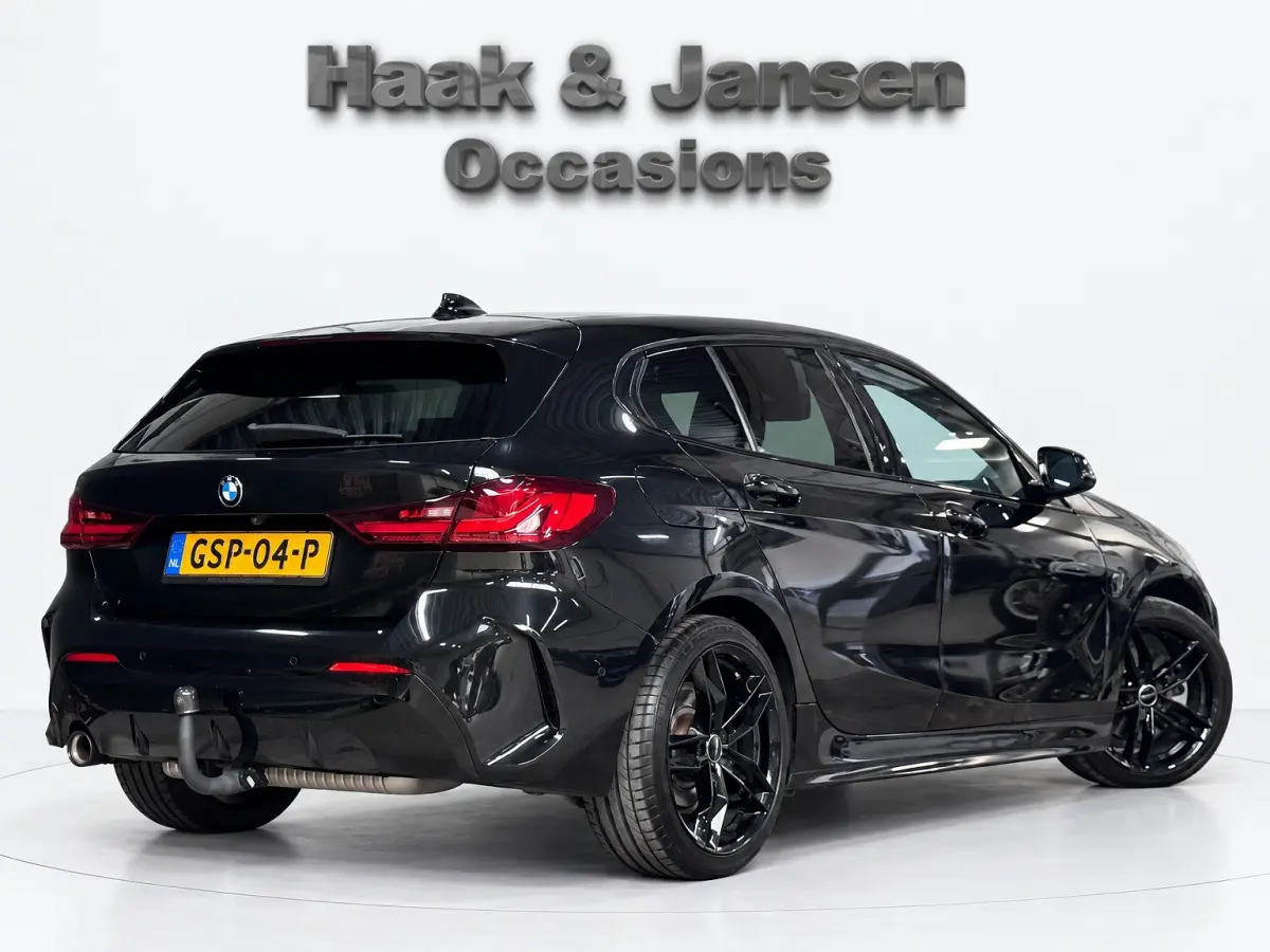 118i Executive - M sport - Trekhaak - Keyless - Leder