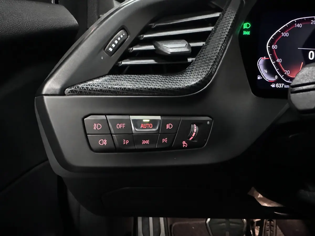 118i Executive - M sport - Trekhaak - Keyless - Leder