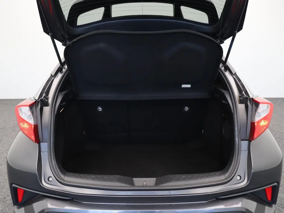 1.2 First Edition | Trekhaak | 1300kg Trekgewicht | Stoelverwarming | JBL Audio |