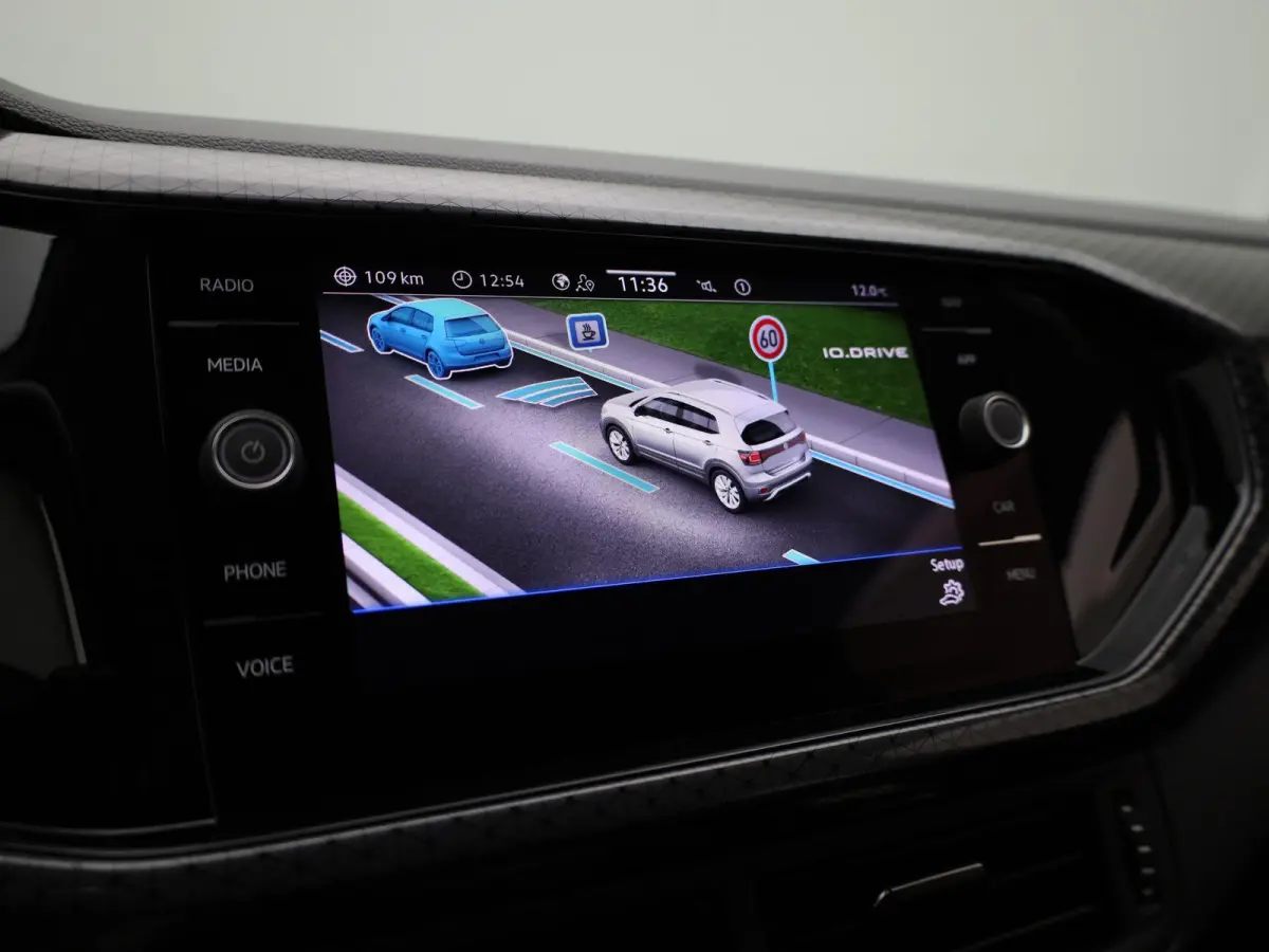 1.0 TSI Style 110 PK| Dealeronderhouden | Navigatie | Parkeersensoren | 17 Inch Velgen | Digitale Cockpit | Buitenspiegels Elektrisch Inklapbaar