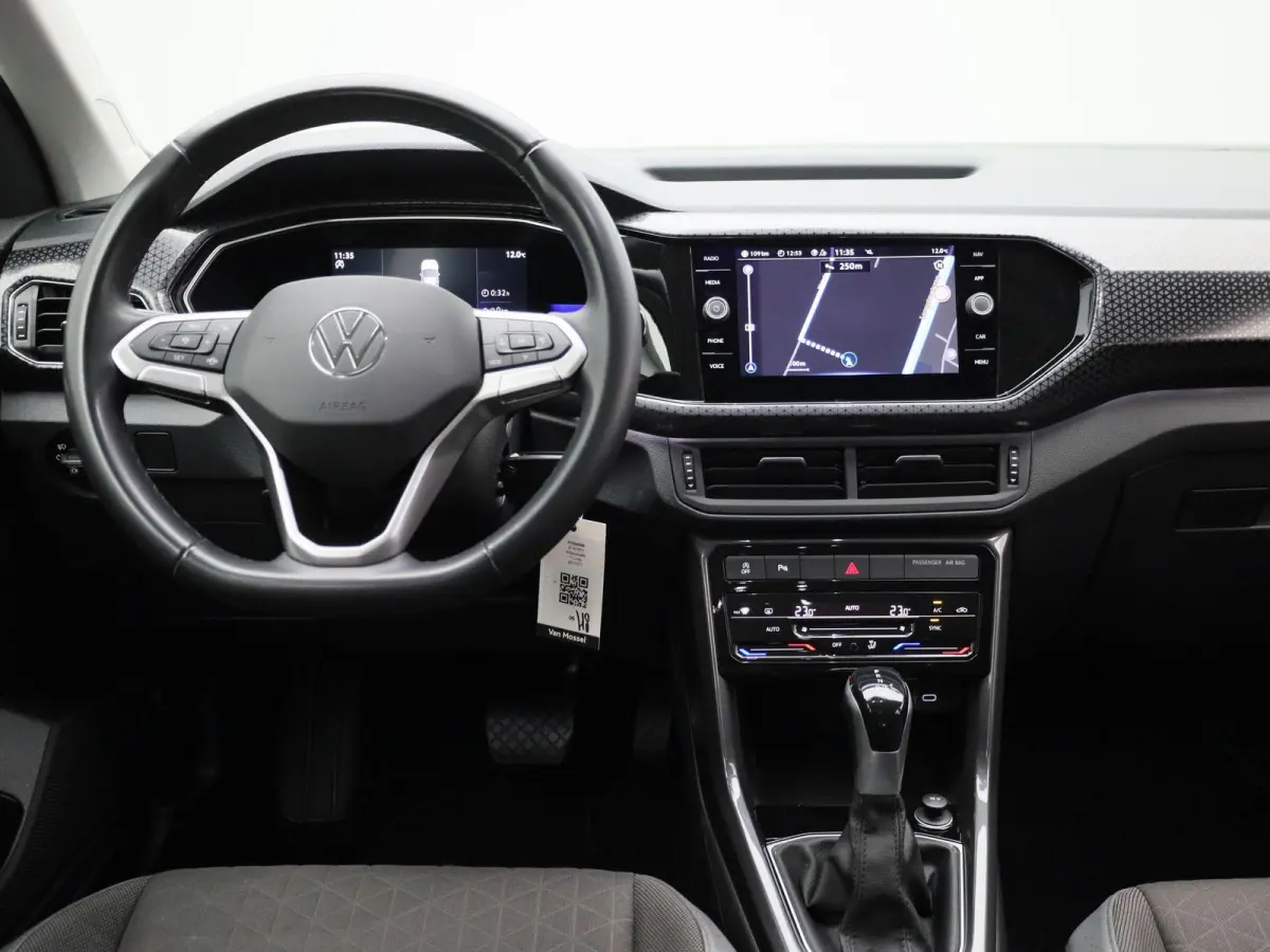 1.0 TSI Style 110 PK| Dealeronderhouden | Navigatie | Parkeersensoren | 17 Inch Velgen | Digitale Cockpit | Buitenspiegels Elektrisch Inklapbaar