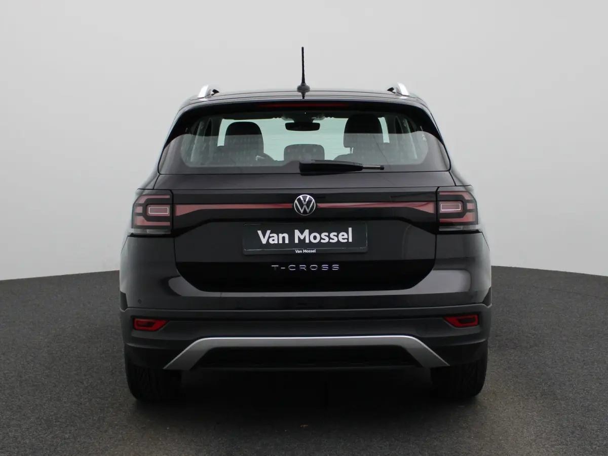 1.0 TSI Style 110 PK| Dealeronderhouden | Navigatie | Parkeersensoren | 17 Inch Velgen | Digitale Cockpit | Buitenspiegels Elektrisch Inklapbaar
