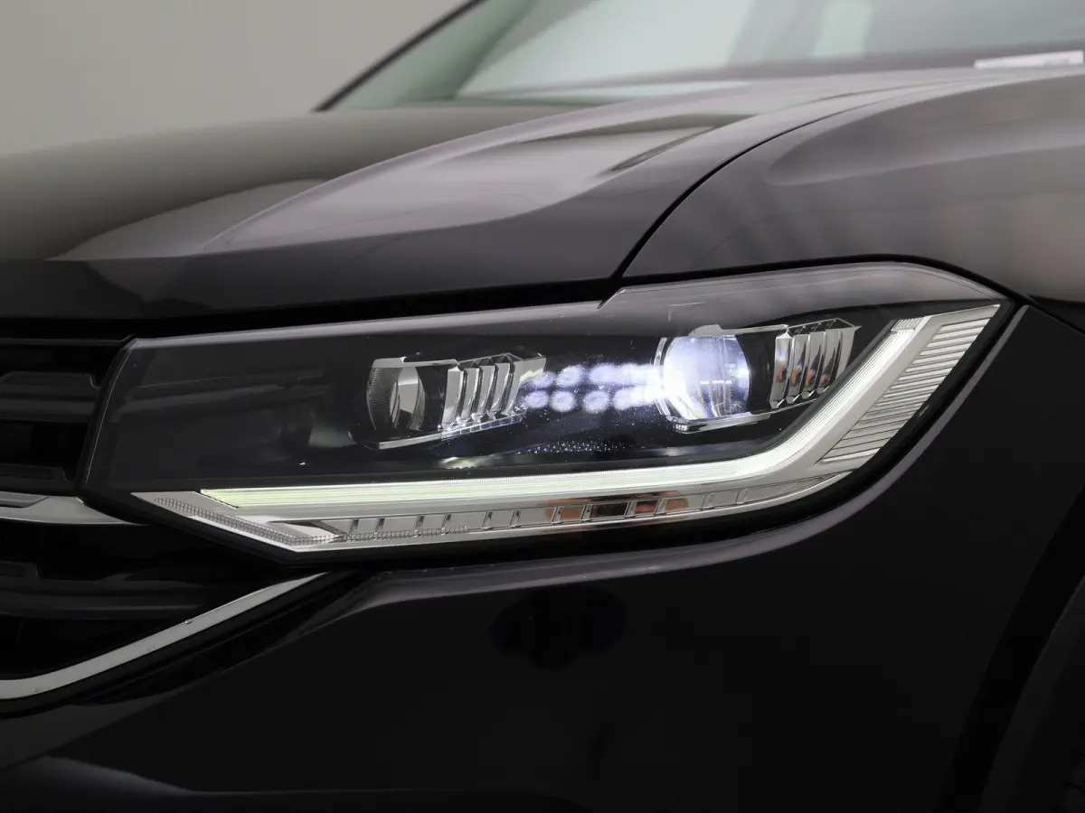 1.0 TSI Style 110 PK| Dealeronderhouden | Navigatie | Parkeersensoren | 17 Inch Velgen | Digitale Cockpit | Buitenspiegels Elektrisch Inklapbaar