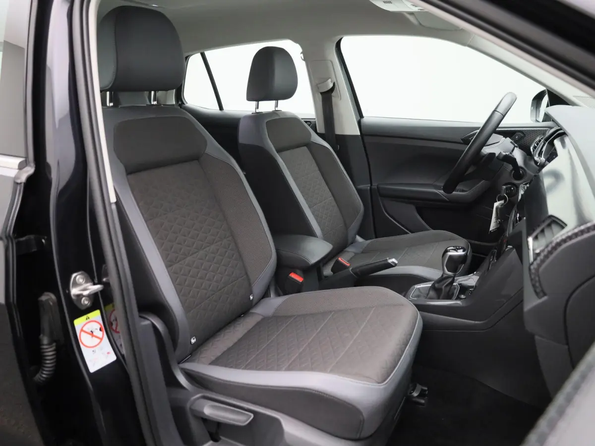 1.0 TSI Style 110 PK| Dealeronderhouden | Navigatie | Parkeersensoren | 17 Inch Velgen | Digitale Cockpit | Buitenspiegels Elektrisch Inklapbaar