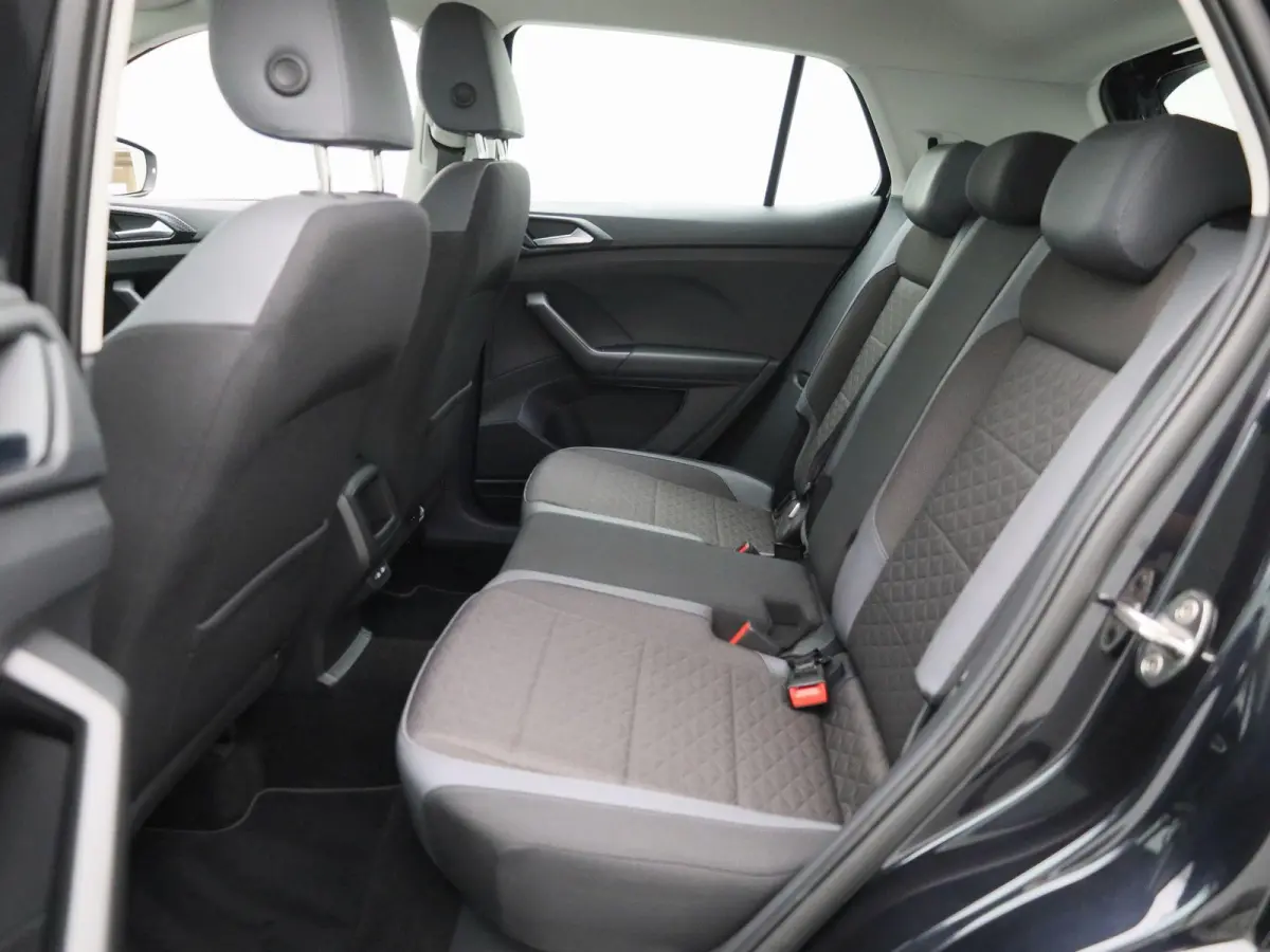 1.0 TSI Style 110 PK| Dealeronderhouden | Navigatie | Parkeersensoren | 17 Inch Velgen | Digitale Cockpit | Buitenspiegels Elektrisch Inklapbaar