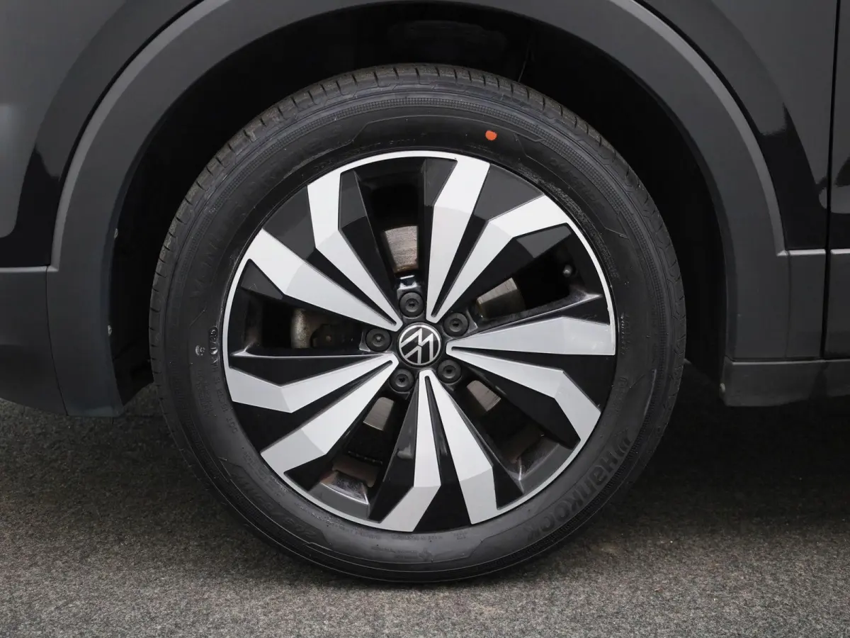 1.0 TSI Style 110 PK| Dealeronderhouden | Navigatie | Parkeersensoren | 17 Inch Velgen | Digitale Cockpit | Buitenspiegels Elektrisch Inklapbaar