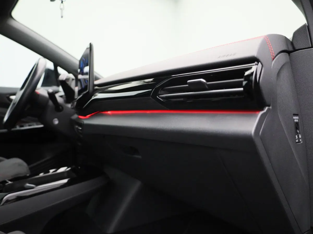 ID.5 GTX 77 kWh 299 PK| Dealeronderhouden | Panoramadak | 21 Inch Velgen | Stoelverwarming | Stuurwielverwarming | Achteruitrijcamera | Elektrische Voorstoelen