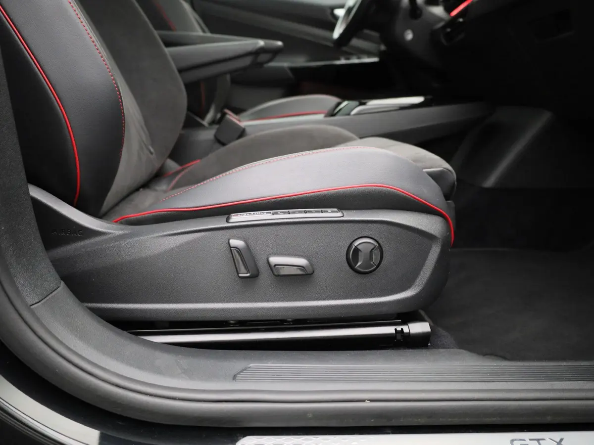 ID.5 GTX 77 kWh 299 PK| Dealeronderhouden | Panoramadak | 21 Inch Velgen | Stoelverwarming | Stuurwielverwarming | Achteruitrijcamera | Elektrische Voorstoelen