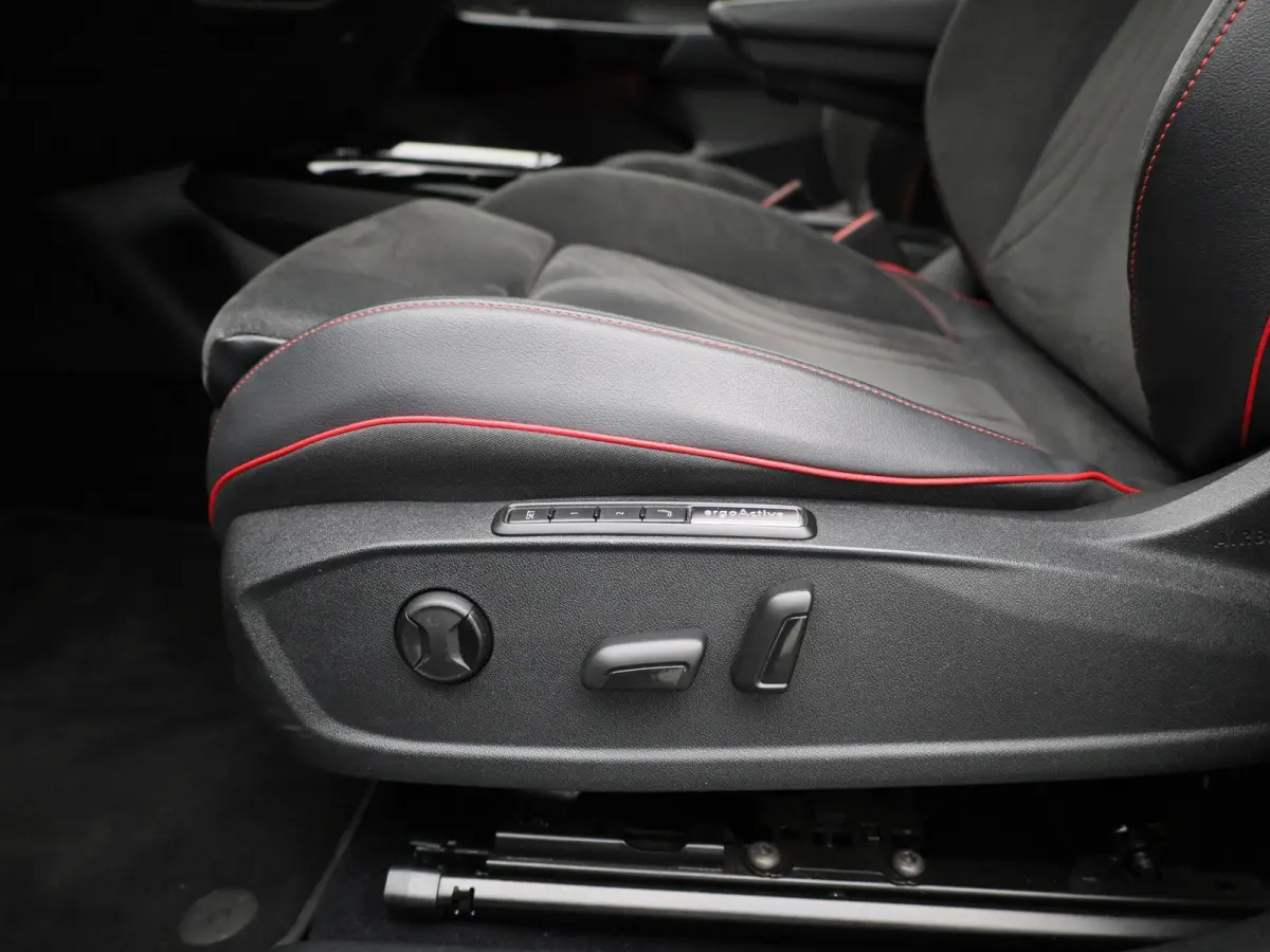 ID.5 GTX 77 kWh 299 PK| Dealeronderhouden | Panoramadak | 21 Inch Velgen | Stoelverwarming | Stuurwielverwarming | Achteruitrijcamera | Elektrische Voorstoelen