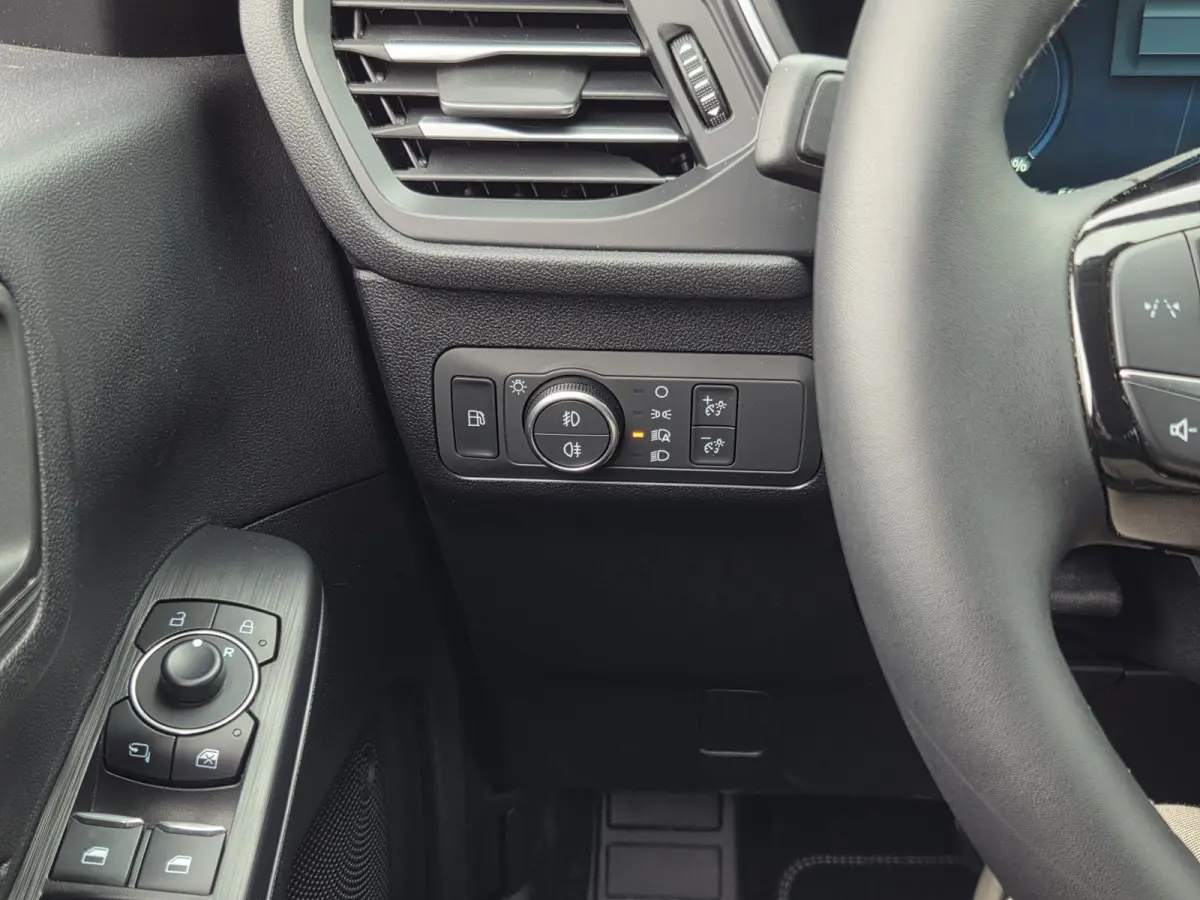 2.5 PHEV Active Matrix LED | Headup | Afneembare trekhaak | Carplay | Stoel- stuurverw. | Keyless | Camera