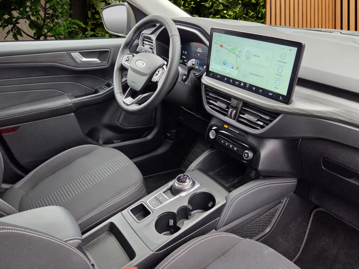2.5 PHEV Active Matrix LED | Headup | Afneembare trekhaak | Carplay | Stoel- stuurverw. | Keyless | Camera