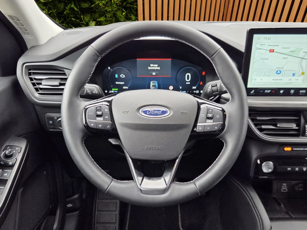 2.5 PHEV Active Matrix LED | Headup | Afneembare trekhaak | Carplay | Stoel- stuurverw. | Keyless | Camera