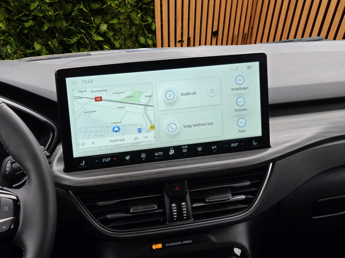 2.5 PHEV Active Matrix LED | Headup | Afneembare trekhaak | Carplay | Stoel- stuurverw. | Keyless | Camera