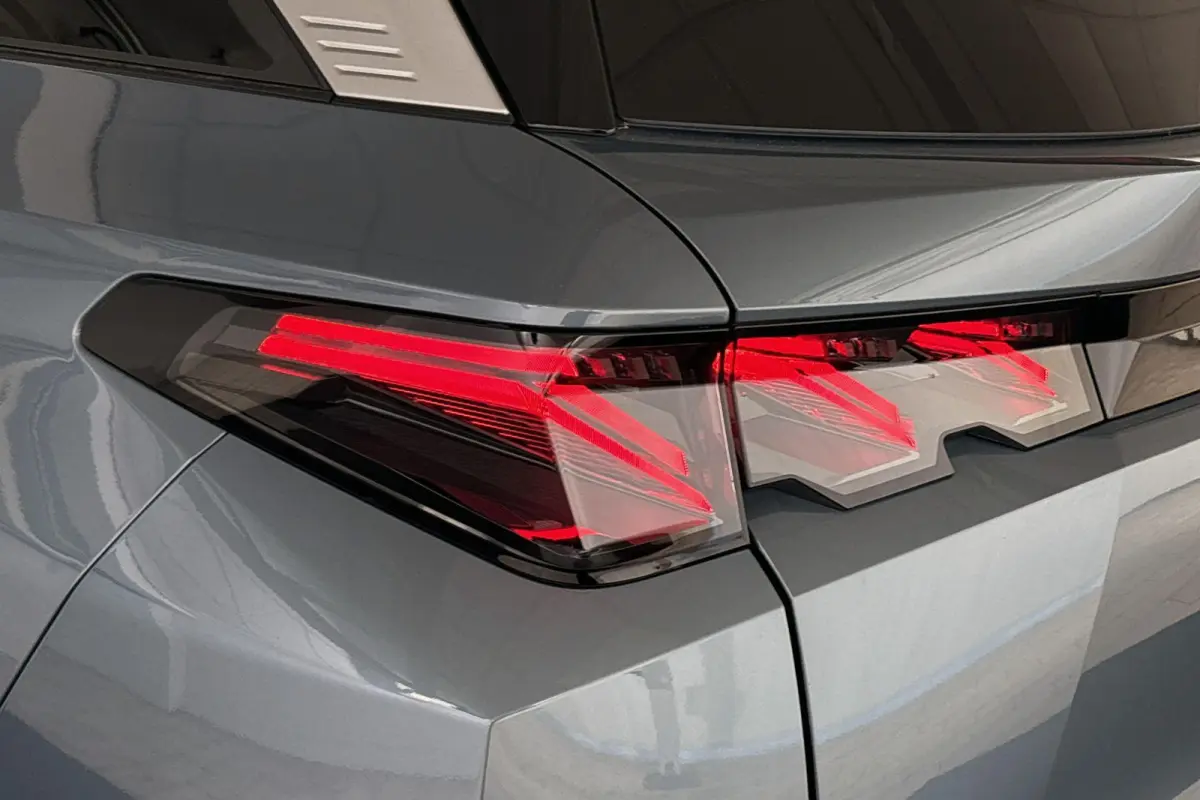 1.6 Plug-in Hybrid 195 GT 7p Stoelverwarming Achterbankverwarming Keyless Camera