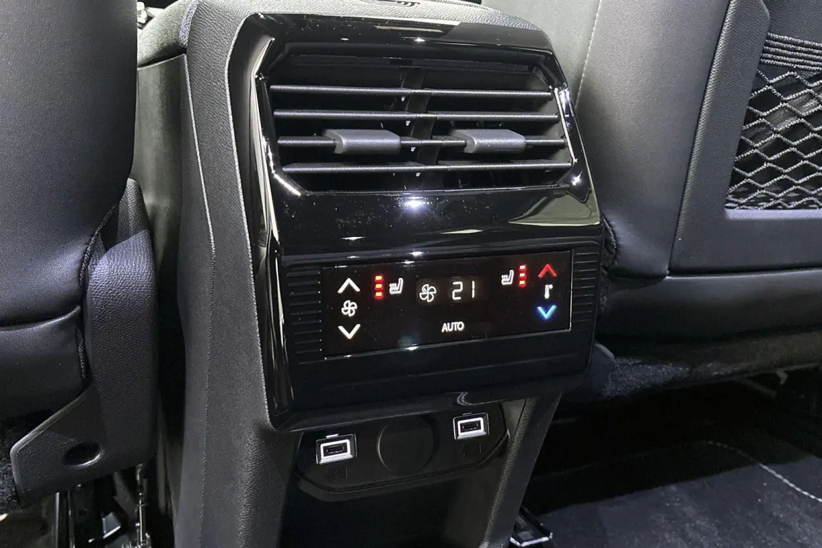 1.6 Plug-in Hybrid 195 GT 7p Stoelverwarming Achterbankverwarming Keyless Camera