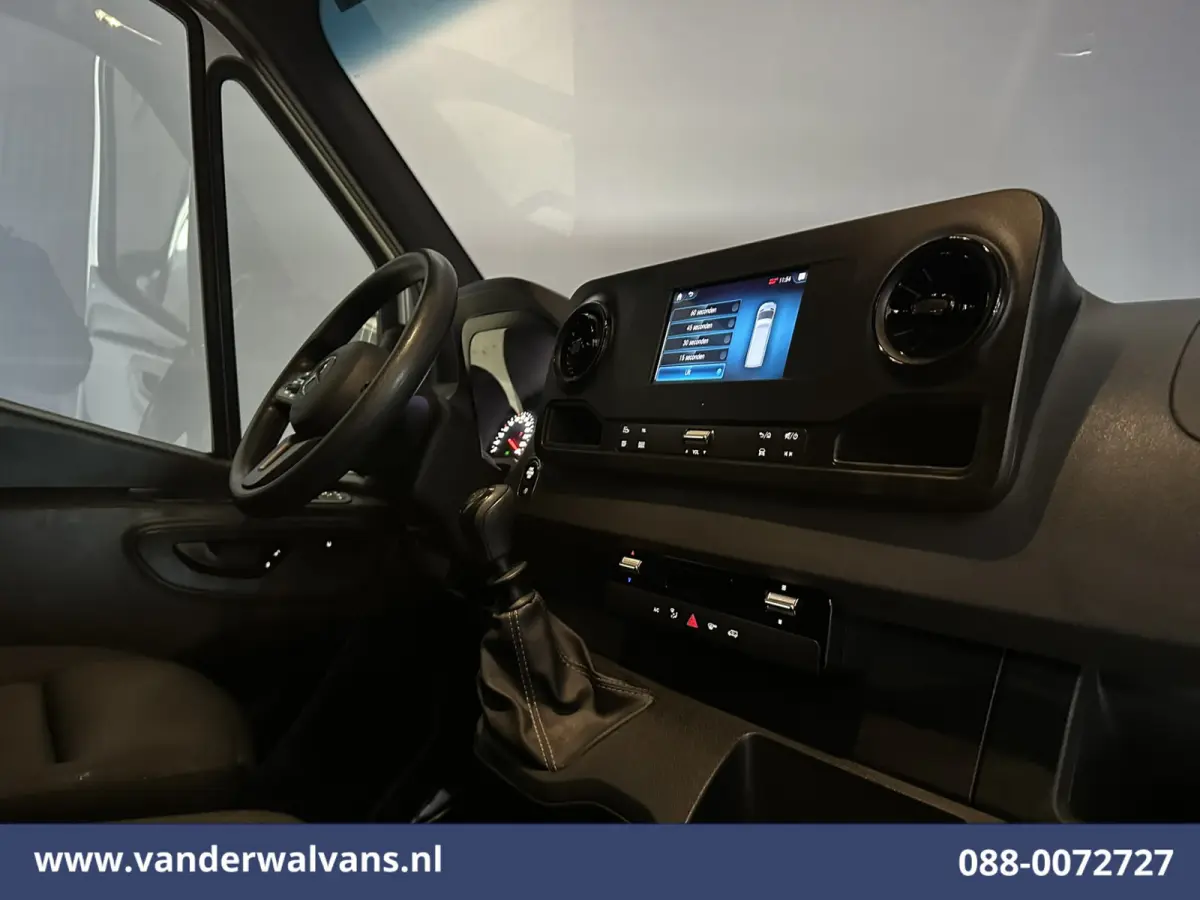 315 CDI 150pk L3H2 Euro6 Airco | 360 graden Camera | Navigatie | Apple Carplay | Cruisecontrol | Chauffeursstoel Android Auto, Stoelverwarming, Parkeersensoren, Bijrijdersbank