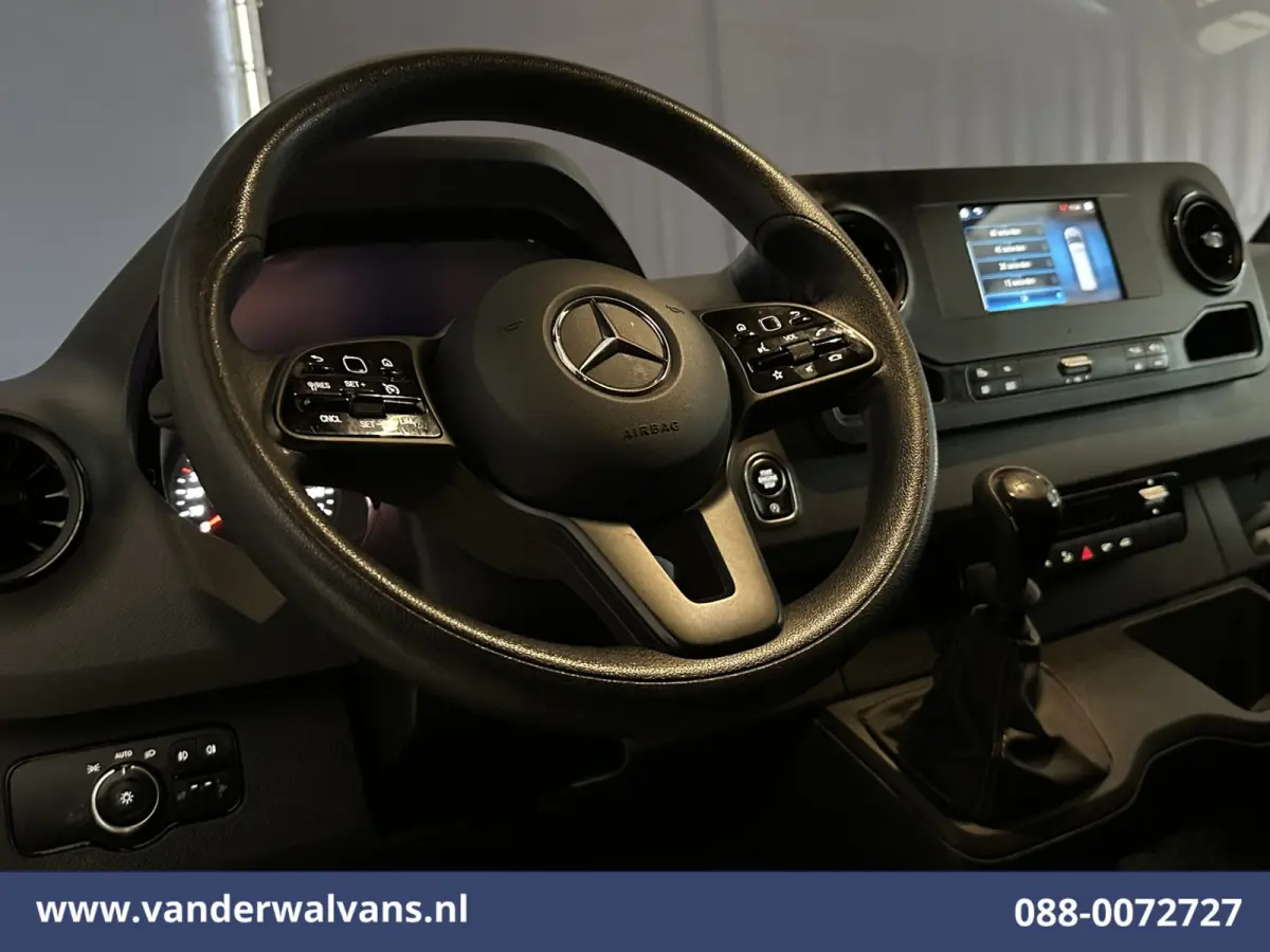 315 CDI 150pk L3H2 Euro6 Airco | 360 graden Camera | Navigatie | Apple Carplay | Cruisecontrol | Chauffeursstoel Android Auto, Stoelverwarming, Parkeersensoren, Bijrijdersbank