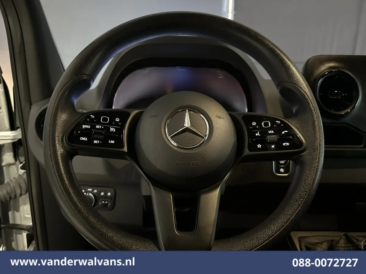 315 CDI 150pk L3H2 Euro6 Airco | 360 graden Camera | Navigatie | Apple Carplay | Cruisecontrol | Chauffeursstoel Android Auto, Stoelverwarming, Parkeersensoren, Bijrijdersbank