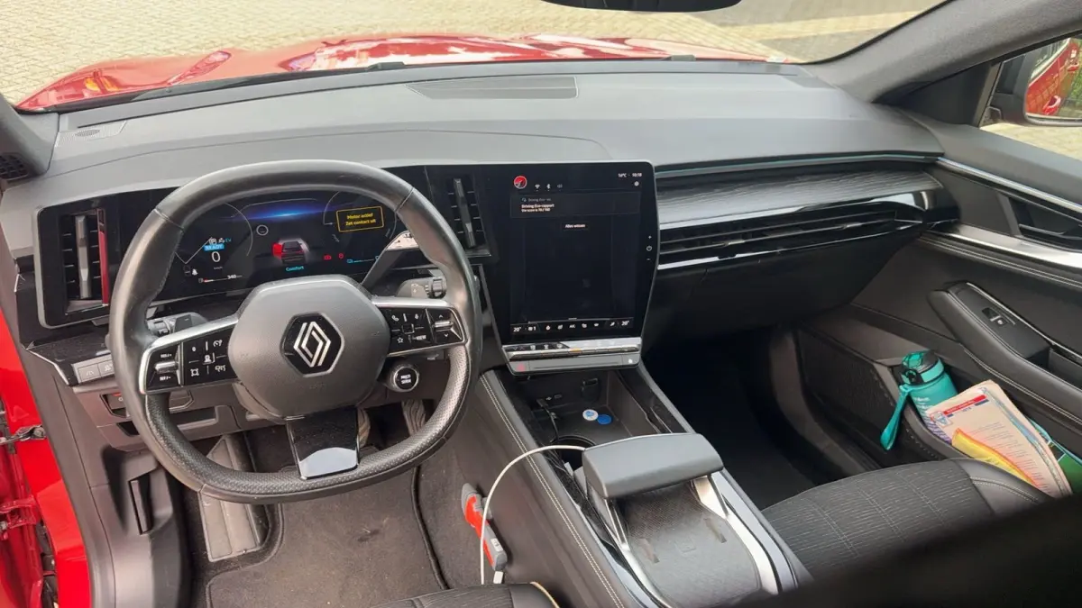 iconic E-Tech full hybrid 200 | Trekhaak | Voorruitverwarming | Adaptieve Cruise Control |