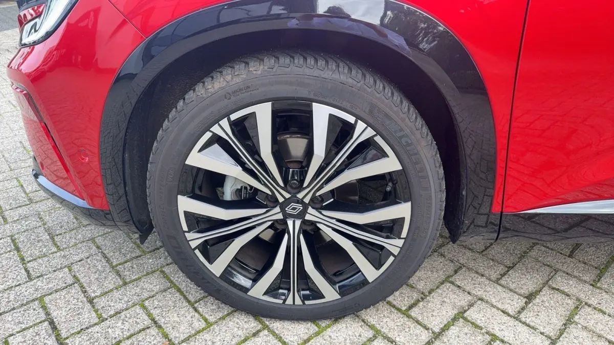 iconic E-Tech full hybrid 200 | Trekhaak | Voorruitverwarming | Adaptieve Cruise Control |