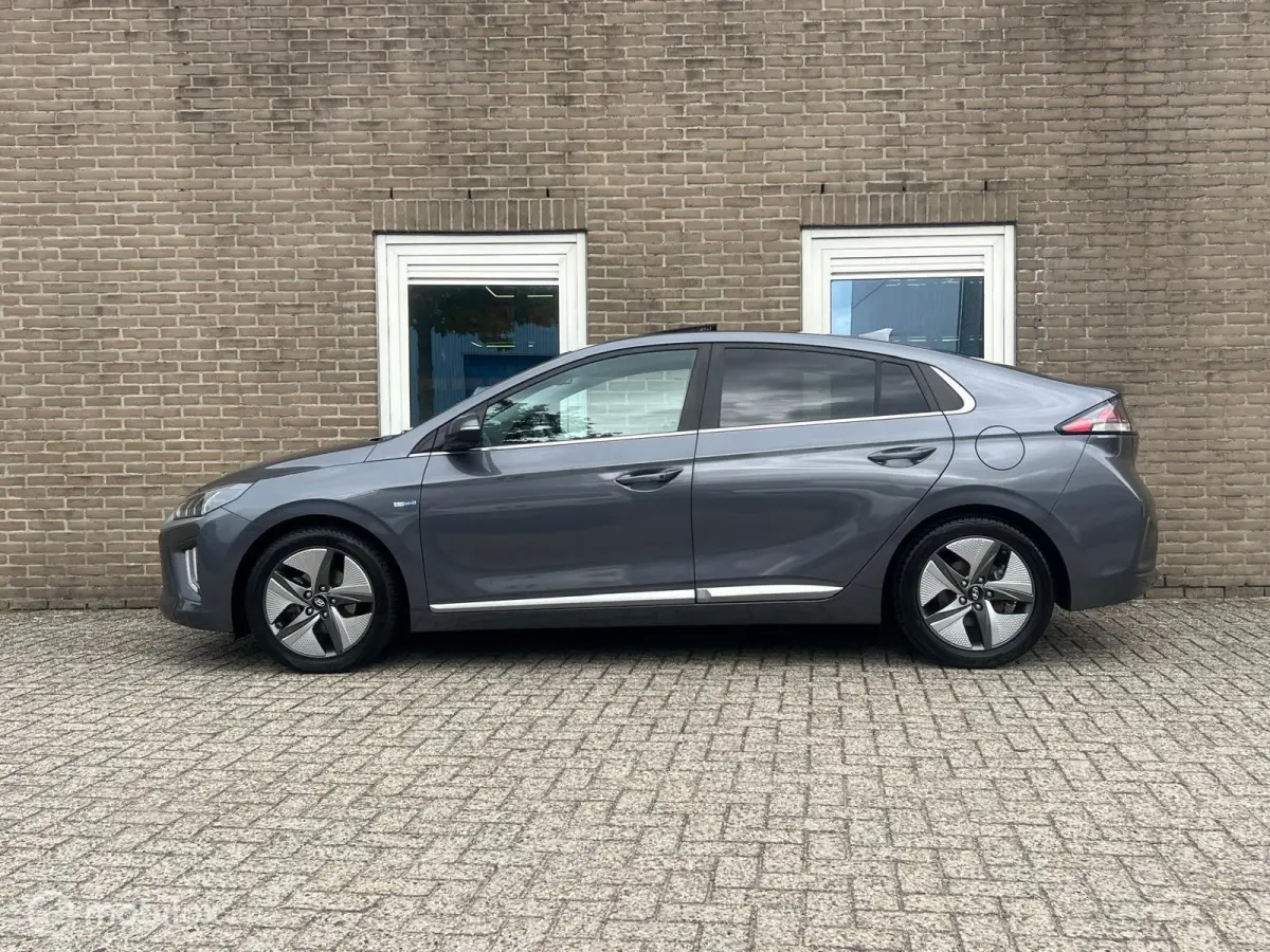 1.6 GDi Premium | Camera | Navi | Cruise | DAB