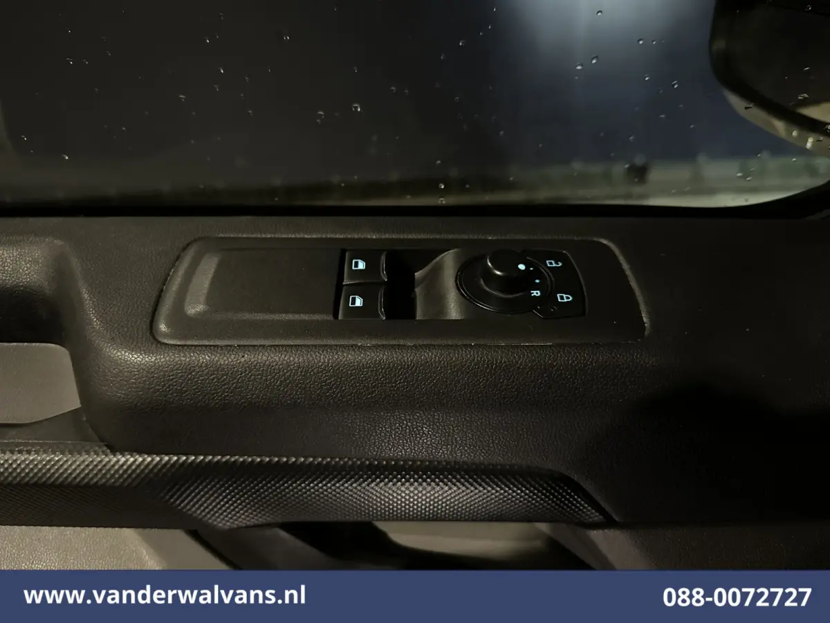 2.0 TDCI 136pk L2H1 Dubbele Cabine Euro6 Airco | 6-Zits | Camera | Apple Carplay | Cruisecontrol | LED Android Auto, Parkeersensoren, Verwarmde voorruit, Bijrijdersbank, 2800kg trekvermogen