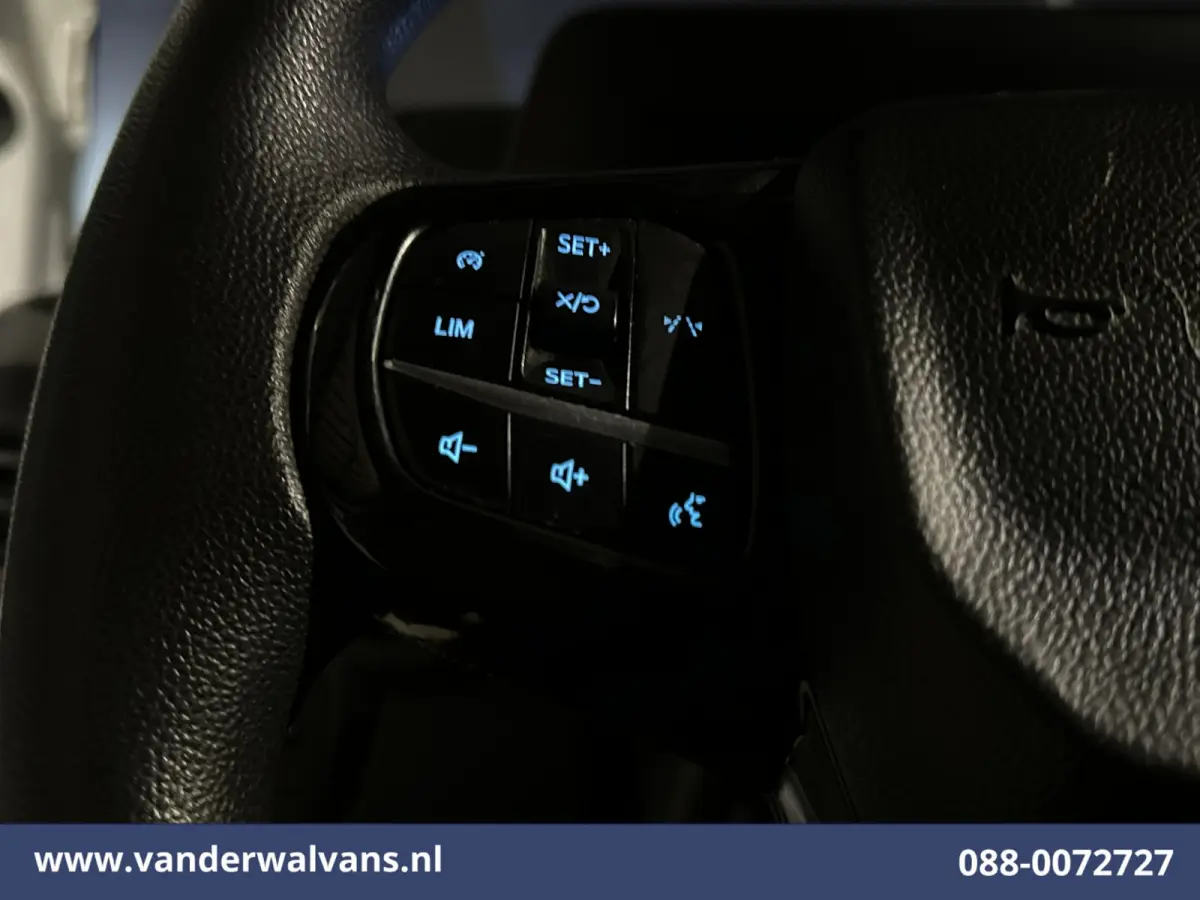 2.0 TDCI 136pk L2H1 Dubbele Cabine Euro6 Airco | 6-Zits | Camera | Apple Carplay | Cruisecontrol | LED Android Auto, Parkeersensoren, Verwarmde voorruit, Bijrijdersbank, 2800kg trekvermogen