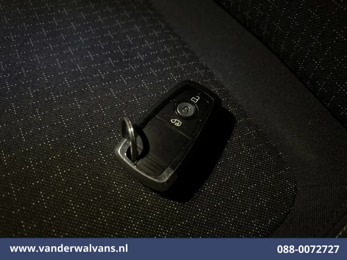 2.0 TDCI 136pk L2H1 Dubbele Cabine Euro6 Airco | 6-Zits | Camera | Apple Carplay | Cruisecontrol | LED Android Auto, Parkeersensoren, Verwarmde voorruit, Bijrijdersbank, 2800kg trekvermogen