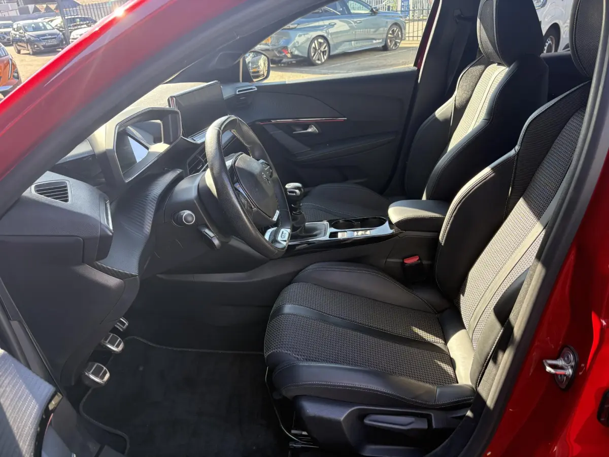 1.2 PureTech 100 GT | Panoramadak | Navigatie | Camera | Unieke tellerstand!