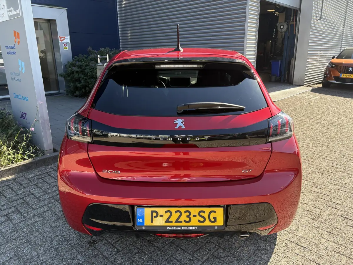 1.2 PureTech 100 GT | Panoramadak | Navigatie | Camera | Unieke tellerstand!