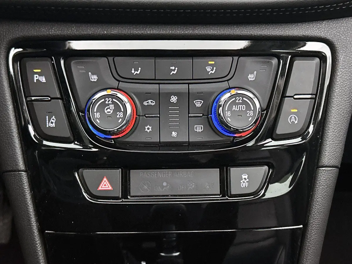 1.4 Turbo Black Edition | Apple Carplay/Android Auto | Navigatie | Parkeersensoren