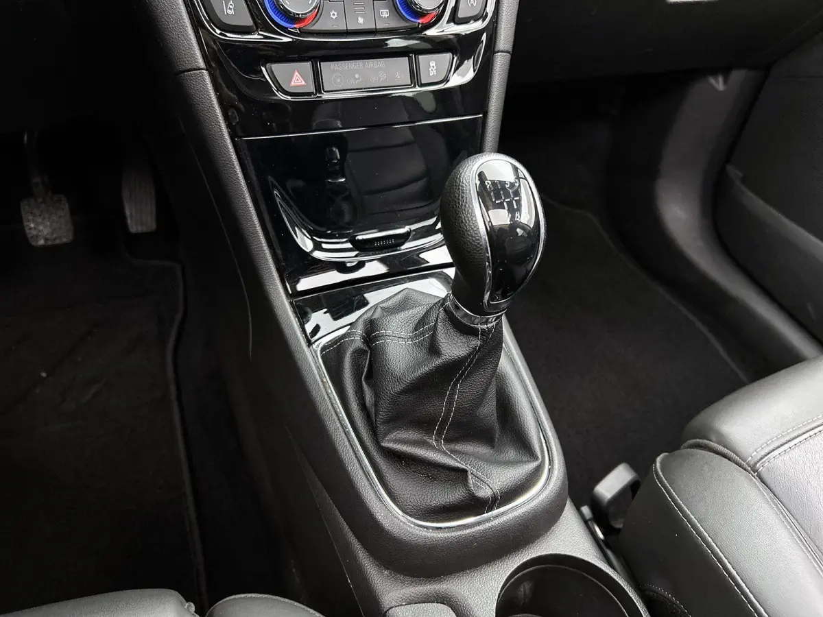 1.4 Turbo Black Edition | Apple Carplay/Android Auto | Navigatie | Parkeersensoren
