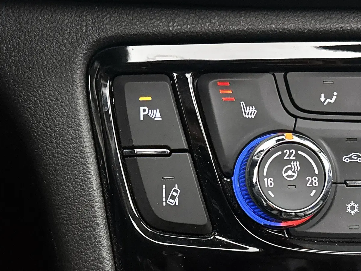 1.4 Turbo Black Edition | Apple Carplay/Android Auto | Navigatie | Parkeersensoren