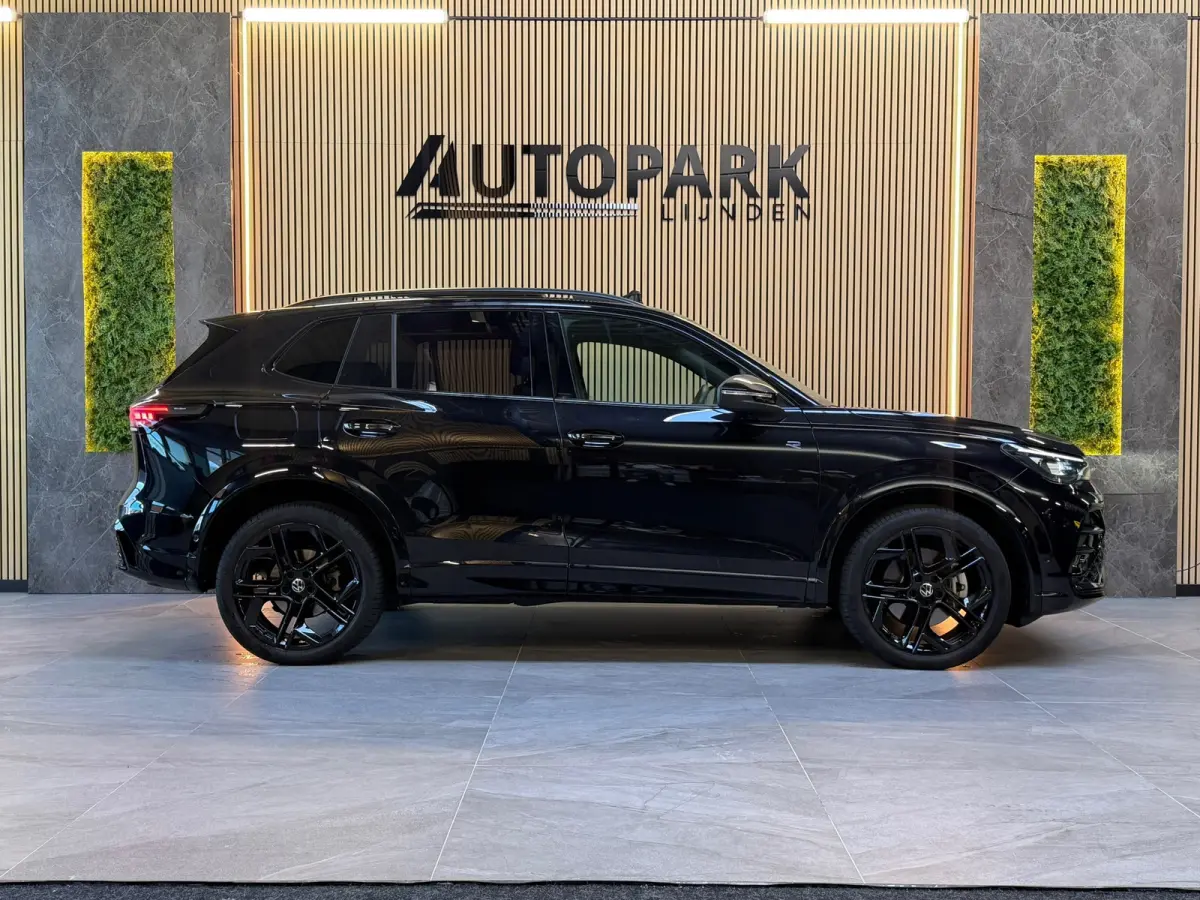1.5 eHybrid 3X R-Line Business |PANO|MASSAGE|360 CAMERA|KEYLESS|IQ LIGHT|MEMORY|STOELVERKOELING|FABRIEKSGARANTIE