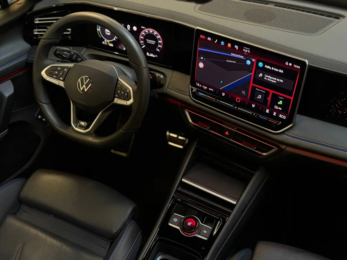 1.5 eHybrid 3X R-Line Business |PANO|MASSAGE|360 CAMERA|KEYLESS|IQ LIGHT|MEMORY|STOELVERKOELING|FABRIEKSGARANTIE