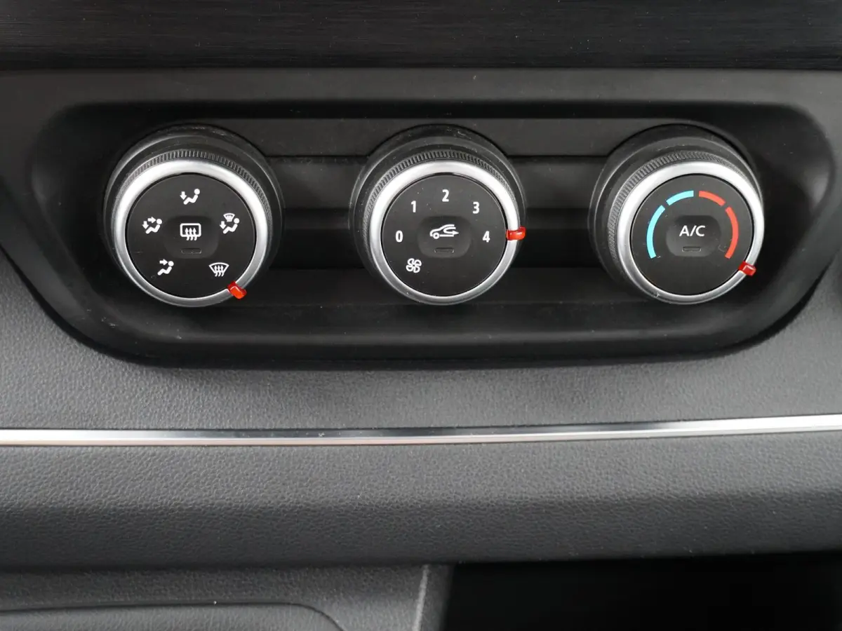 Energy Blue dCi 110 Authentique | 9-Persoons | Airco | Cruise | LED |