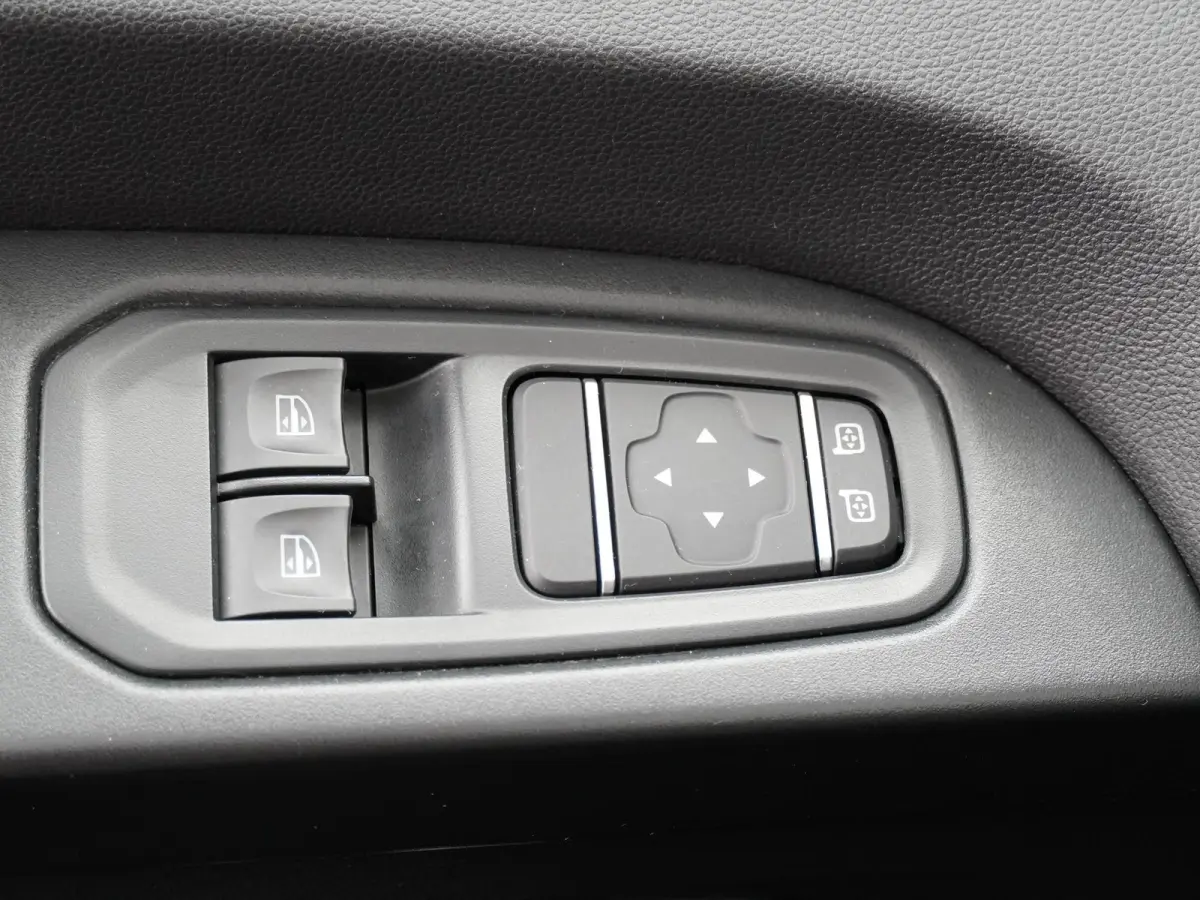 Energy Blue dCi 110 Authentique | 9-Persoons | Airco | Cruise | LED |