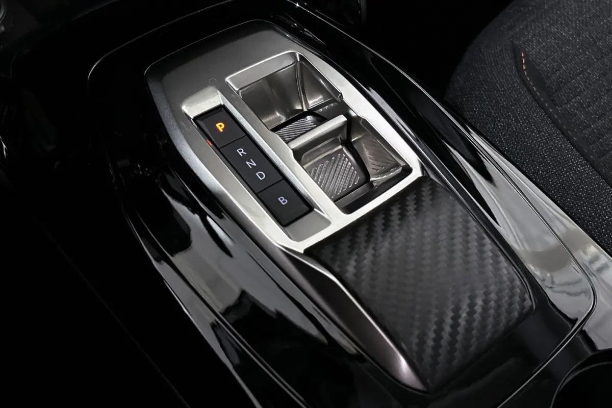 EV Style 50 kWh Apple CarPlay Climate Control