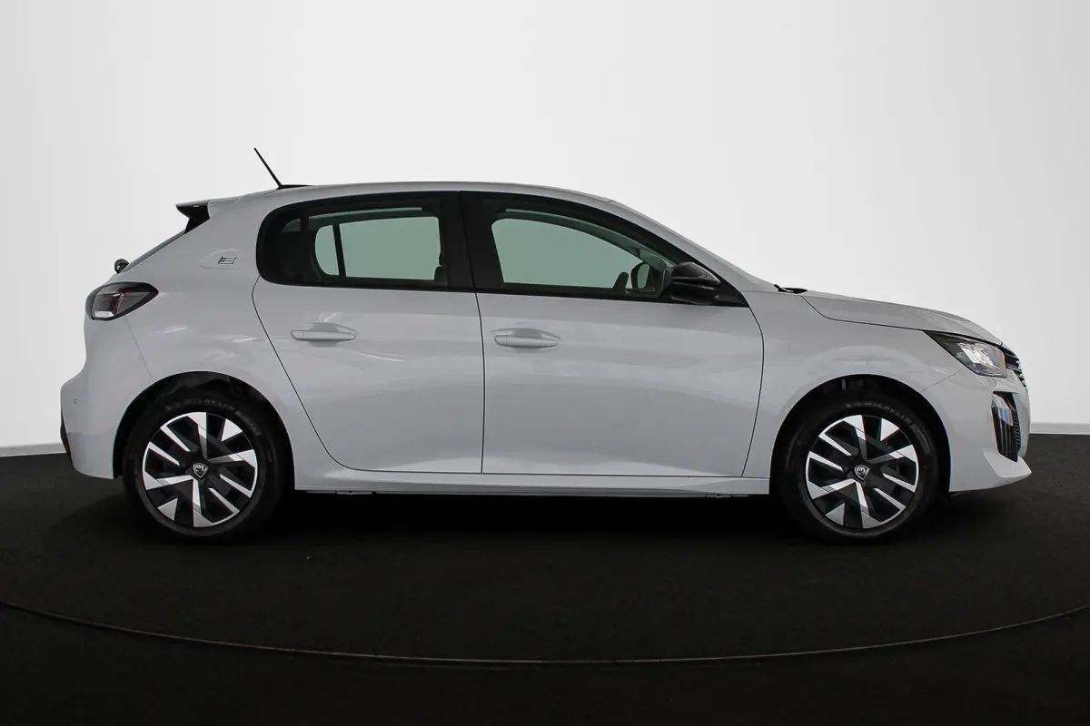 EV Style 50 kWh Apple CarPlay Climate Control