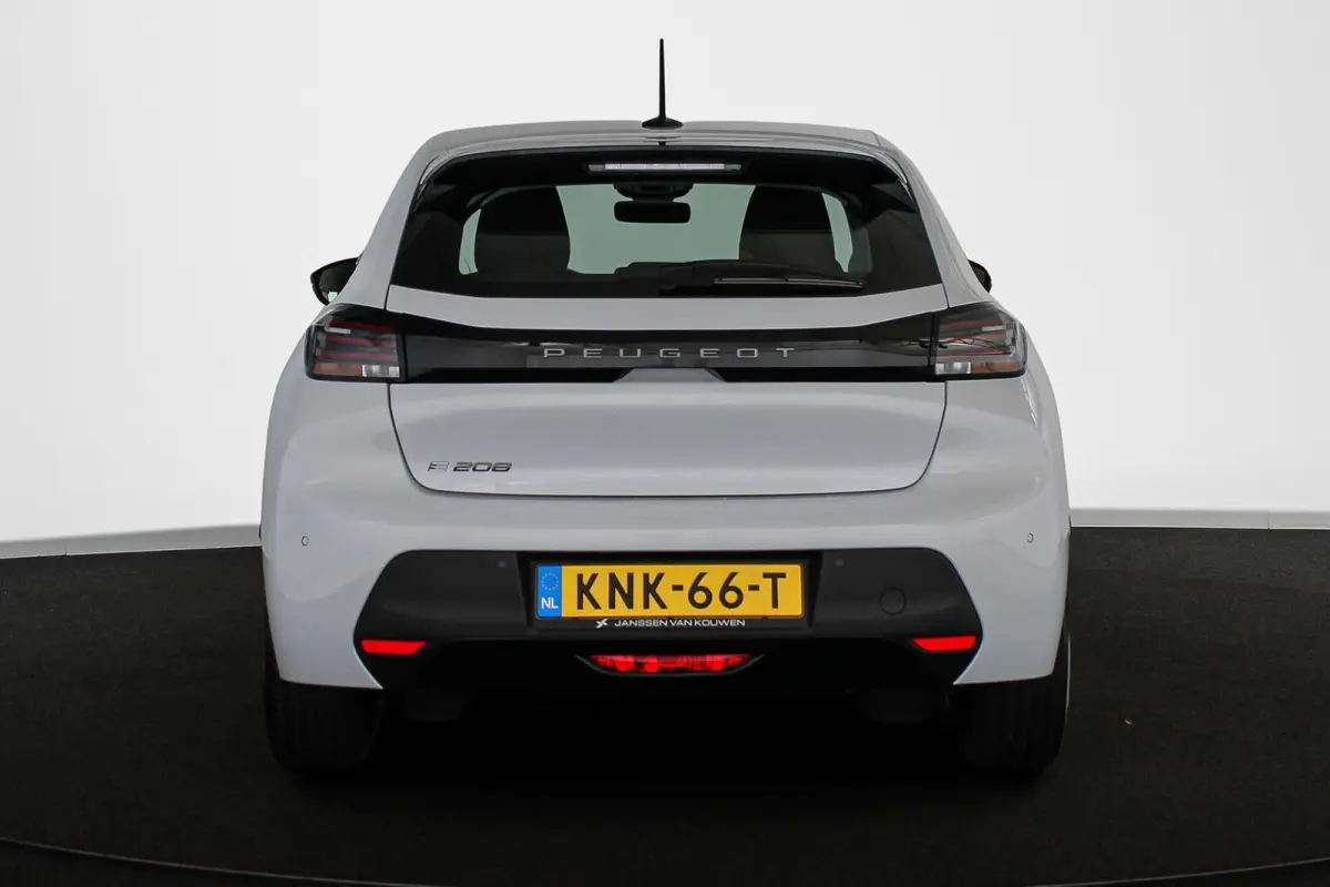 EV Style 50 kWh Apple CarPlay Climate Control