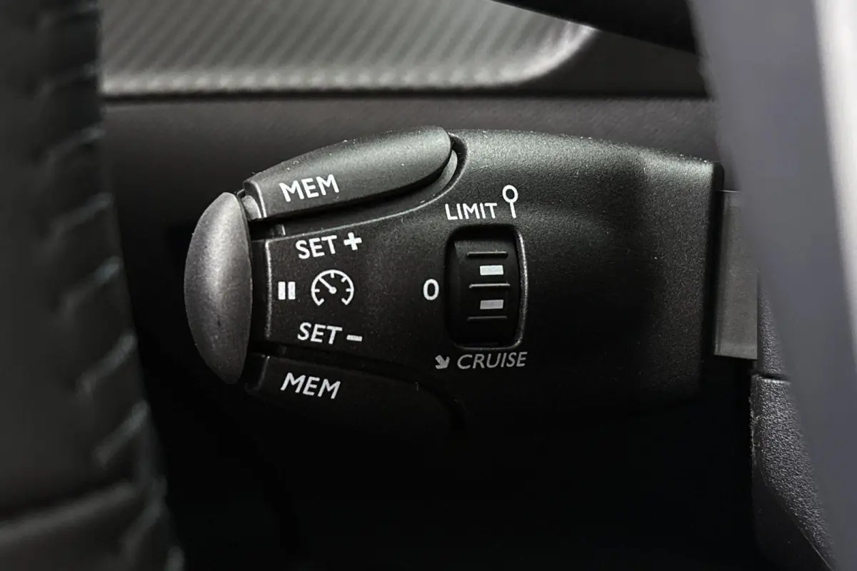 EV Style 50 kWh Apple CarPlay Climate Control