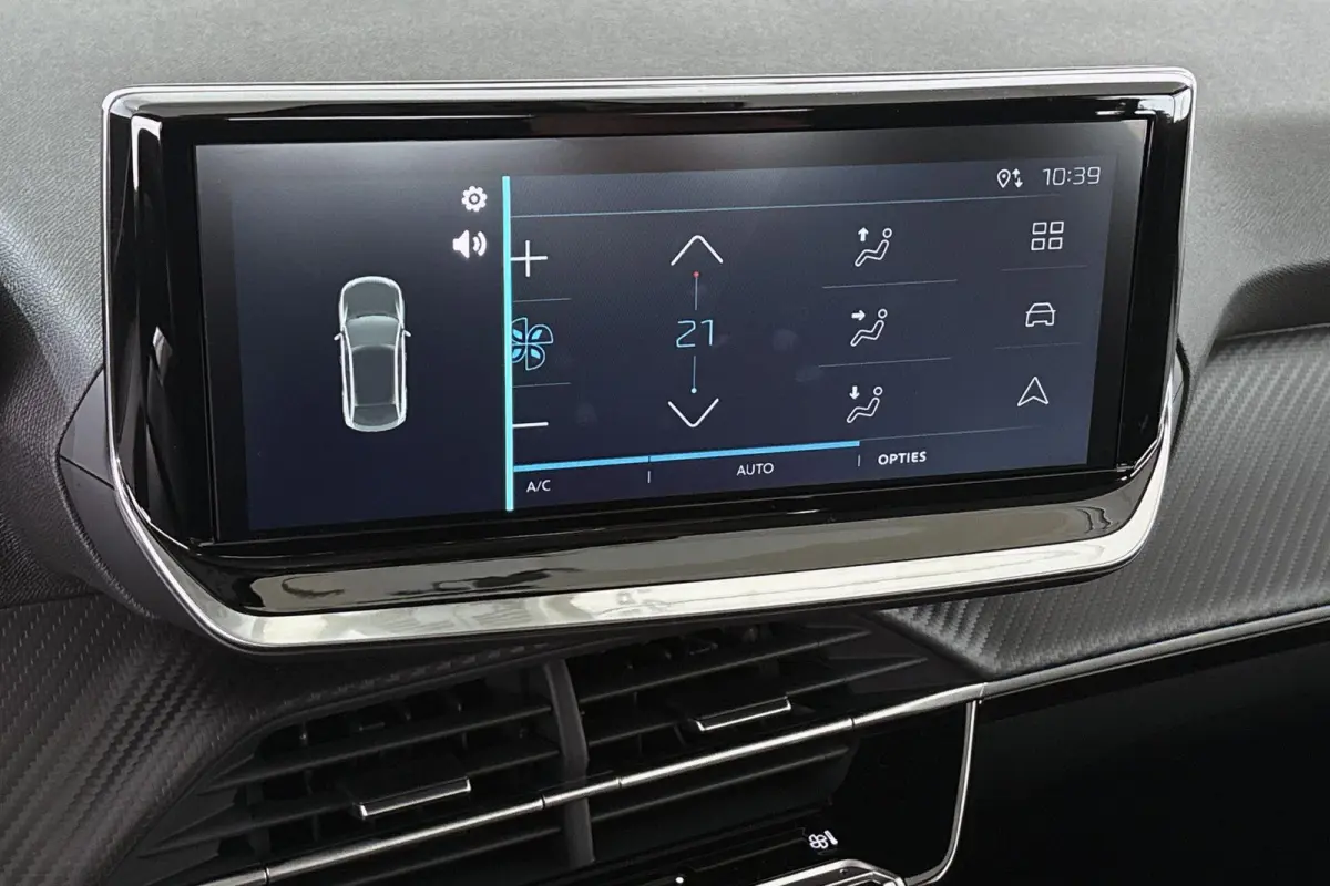 EV Style 50 kWh Apple CarPlay Climate Control