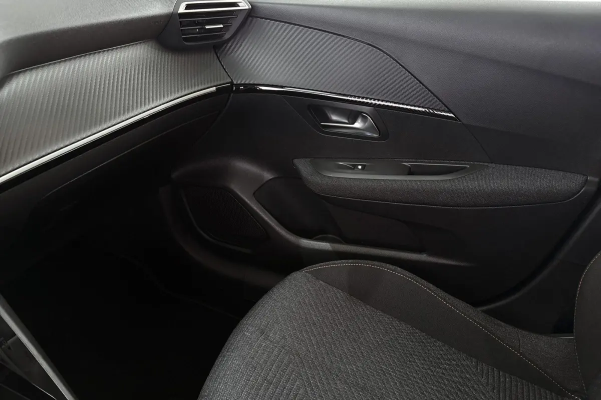 EV Style 50 kWh Apple CarPlay Climate Control