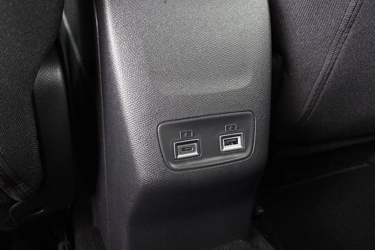 EV Style 50 kWh Apple CarPlay Climate Control
