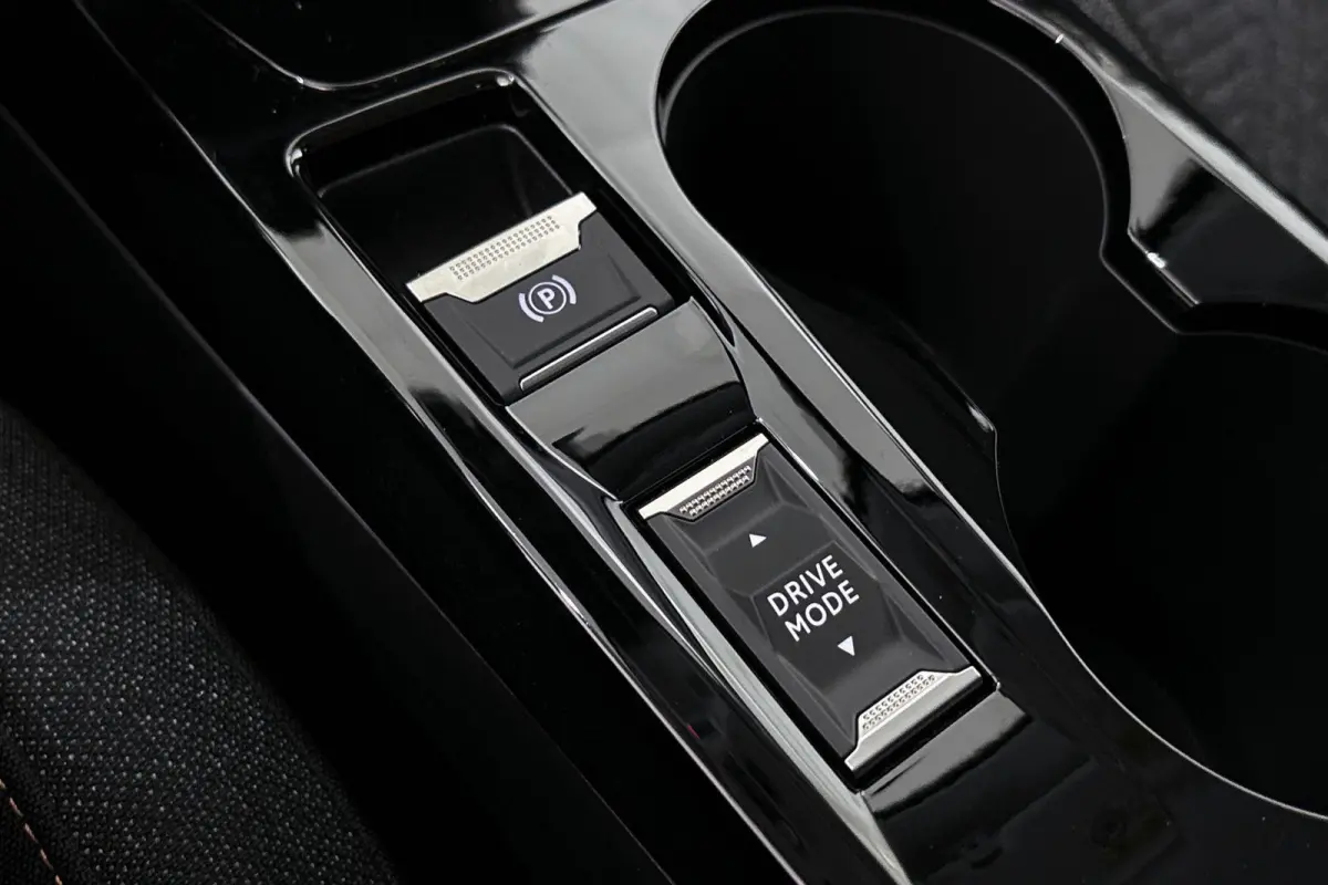 EV Style 50 kWh Apple CarPlay Climate Control
