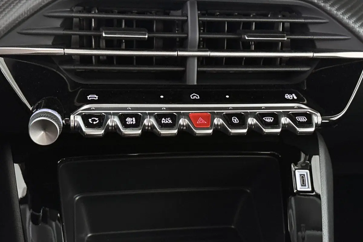 EV Style 50 kWh Apple CarPlay Climate Control