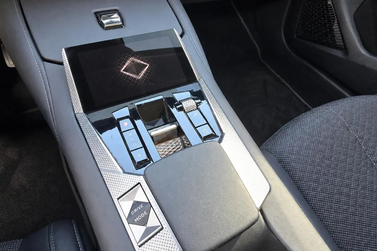 E-Tense Trocadero | Camera | Trekhaak | Navigatie | Elektrische kofferklep