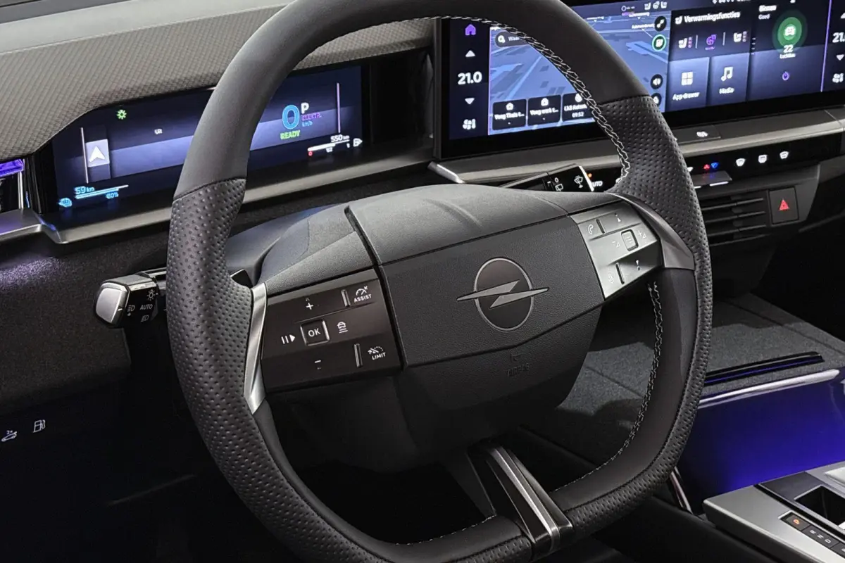 1.6 Turbo Plug-in-Hybrid Business Edition Pano Trekhaak Stoelverwarming 360 Camera